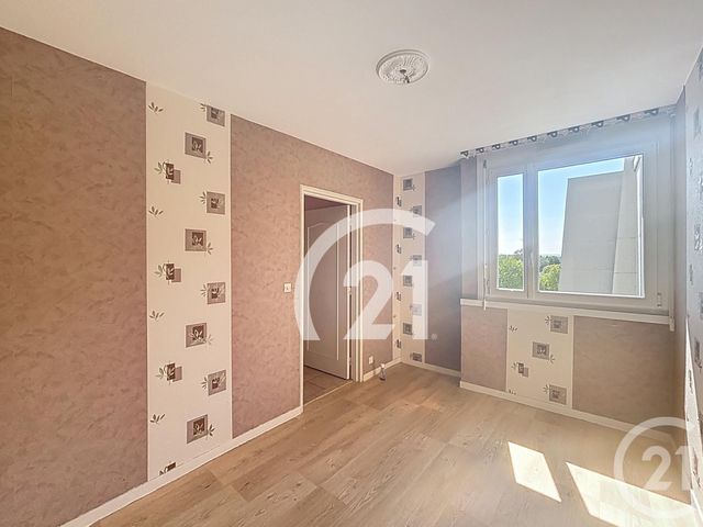 Afficher la photo en grand Appartement F4 à vendre - 4 pièces - 84.39 m2 - VILLIERS LE BEL - 95 - ILE-DE-FRANCE - Century 21 Nova