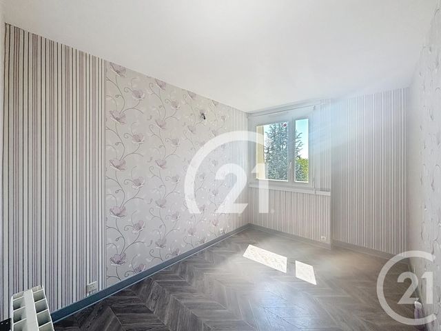 Afficher la photo en grand Appartement F4 à vendre - 4 pièces - 84.39 m2 - VILLIERS LE BEL - 95 - ILE-DE-FRANCE - Century 21 Nova