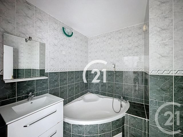 Appartement F5 à vendre - 5 pièces - 99.09 m2 - VILLIERS LE BEL - 95 - ILE-DE-FRANCE - Century 21 Nova